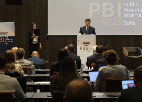 2c6b01548af669dae674a8aac4c7412d